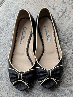 Oscar De La Renta Peep Toe Black Cream Flats 8